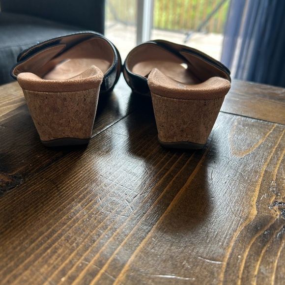 Vionic Blue Cork Wedge Leather Sandals - Picture 4 of 4